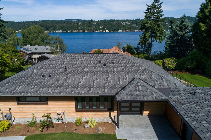 Building Photo - 6240 E Mercer Way