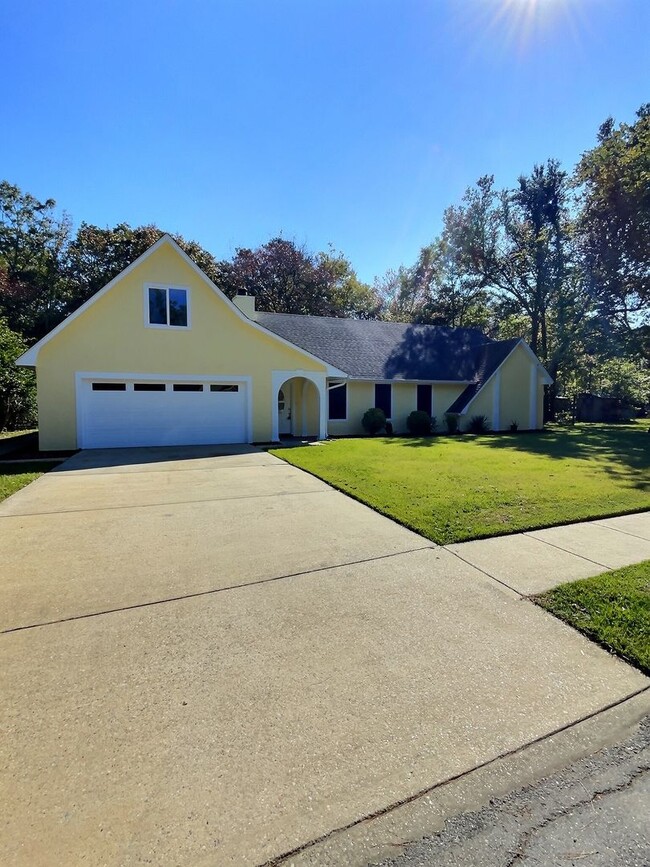 Building Photo - Spacious 4 bedroom home in Ocean Springs!