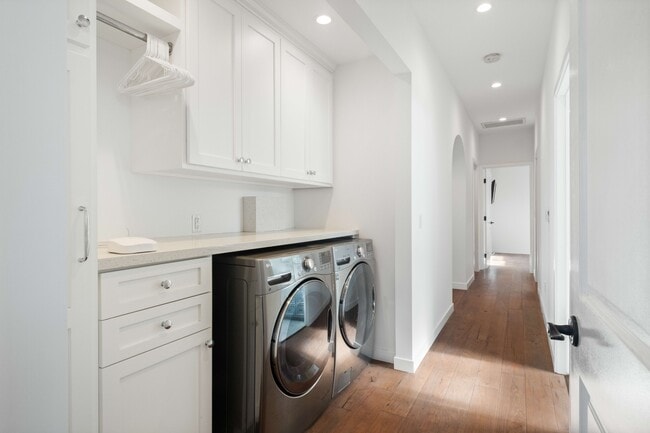 Building Photo - 2813 Military Ave