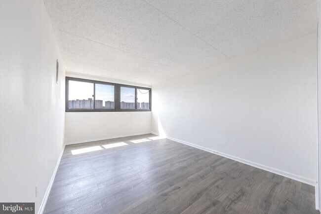 Building Photo - 5911 Edsall Rd