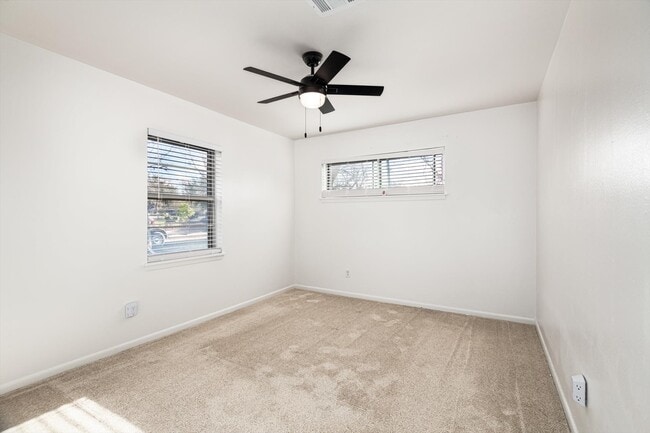 Building Photo - 416 Southern Oaks Dr