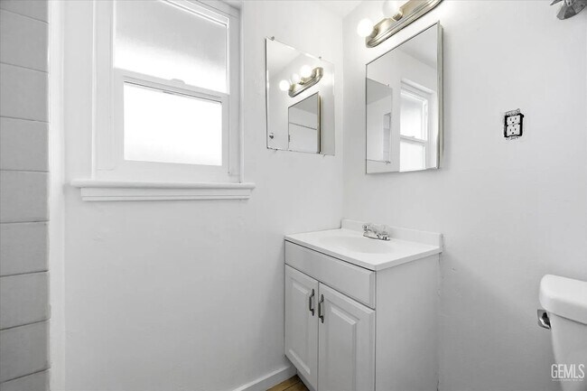 Building Photo - 2712 Hollins St