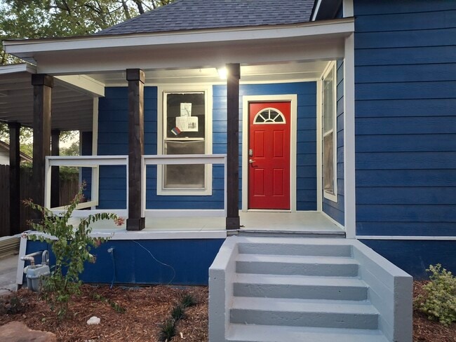 Building Photo - 430 E Woodard St
