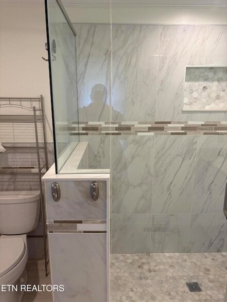 Building Photo - 218 Baltusrol Rd