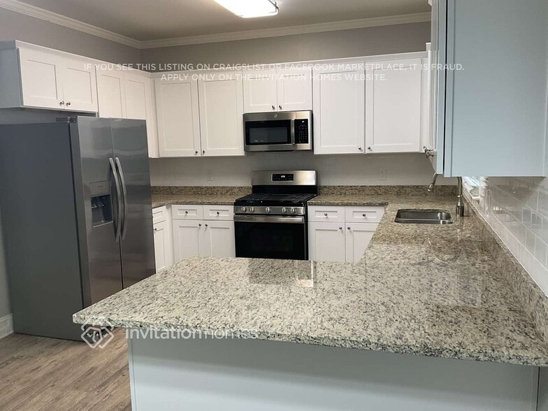 Building Photo - 3618 Broken Arrow Dr