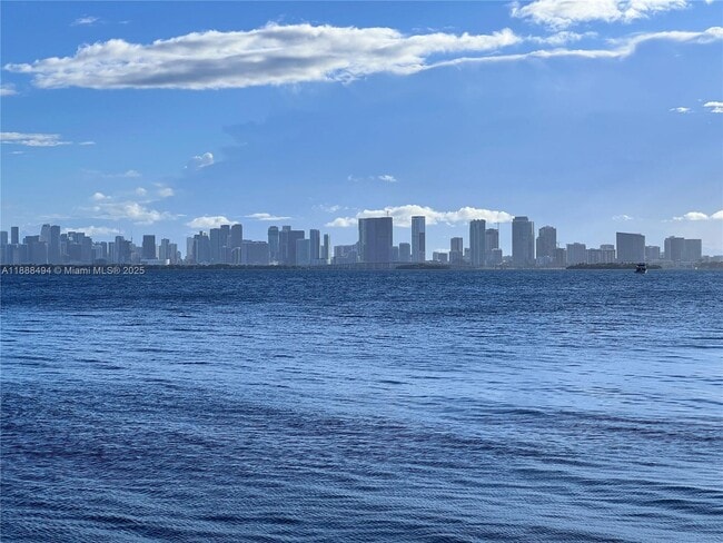 Building Photo - 7501 E Treasure Dr