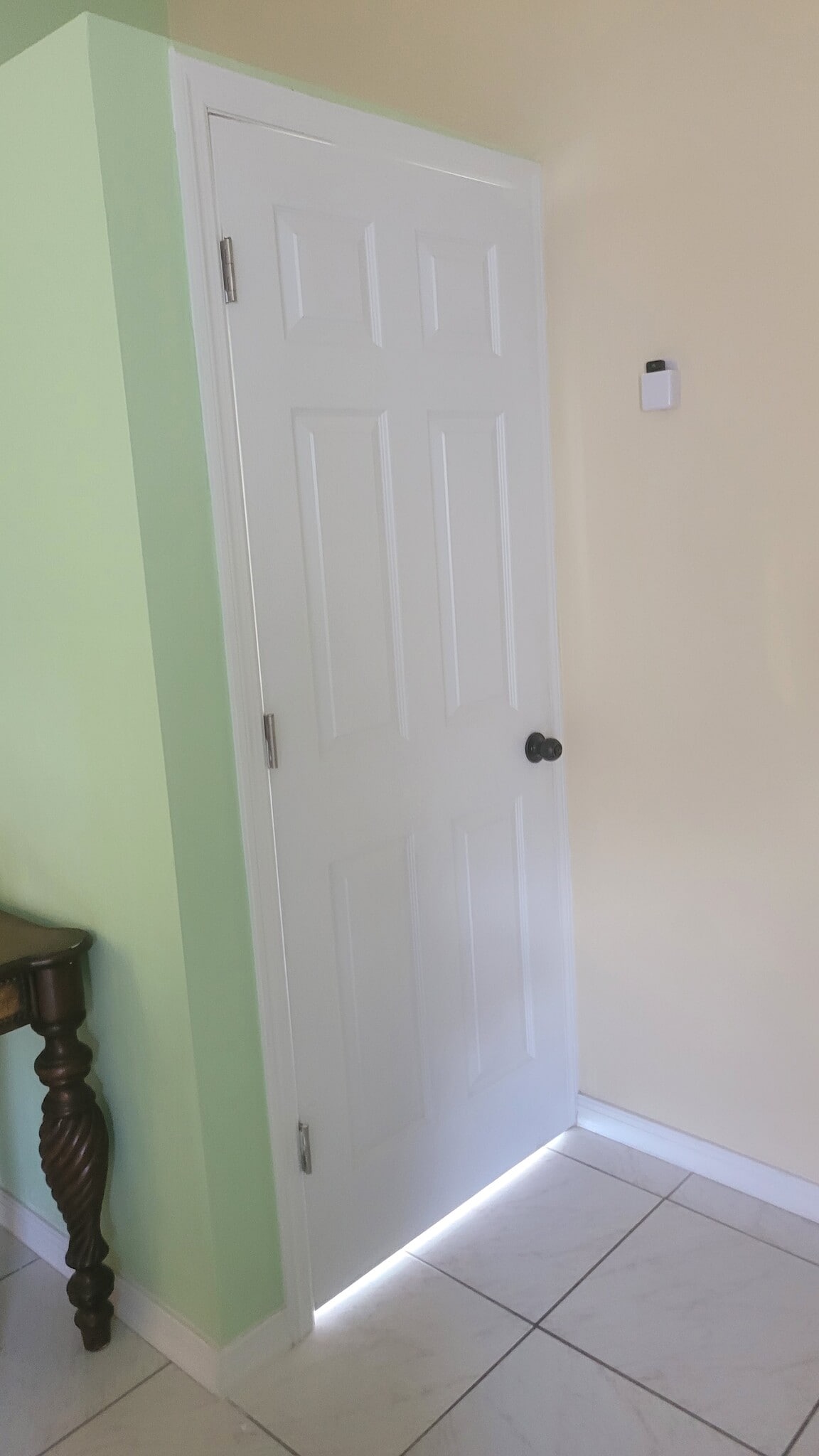 Private entrance door inside - 106 Woodbury Pines Cir