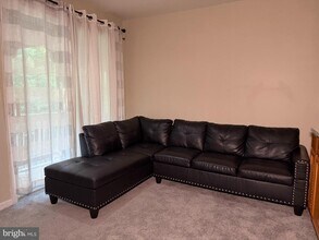 Building Photo - 853 Faraway Ct