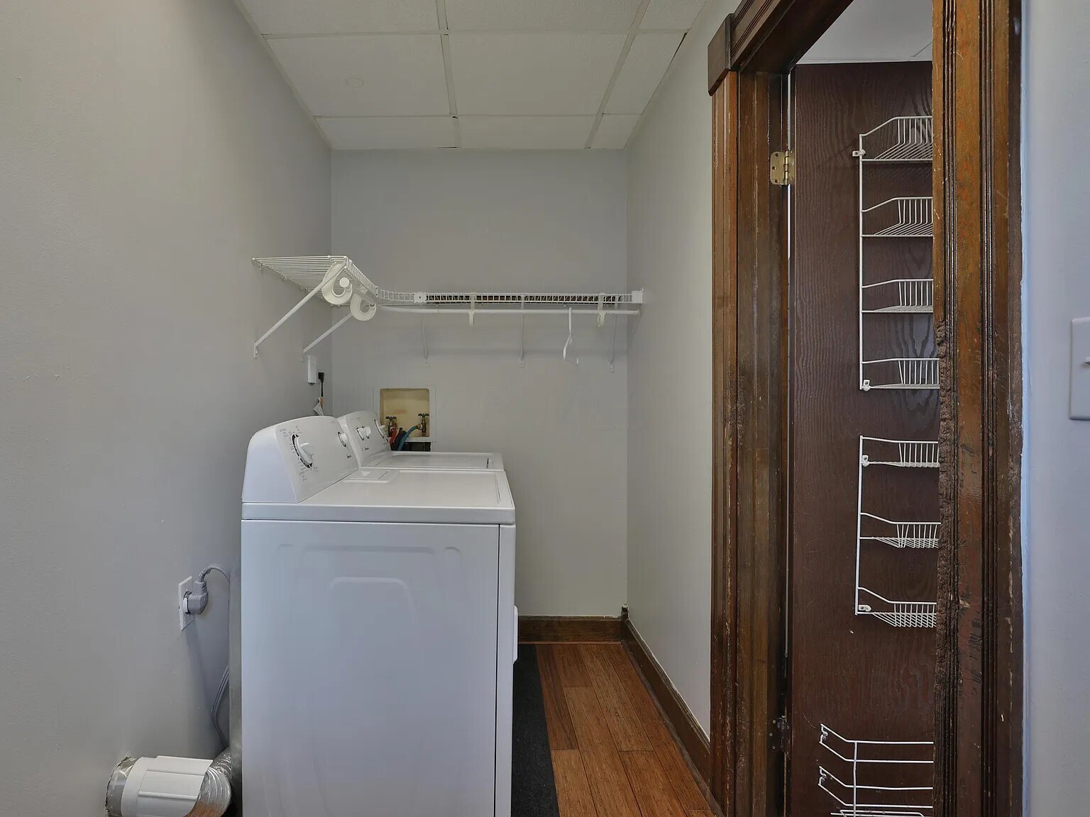 Laundry Room - 350 W 1st Ave