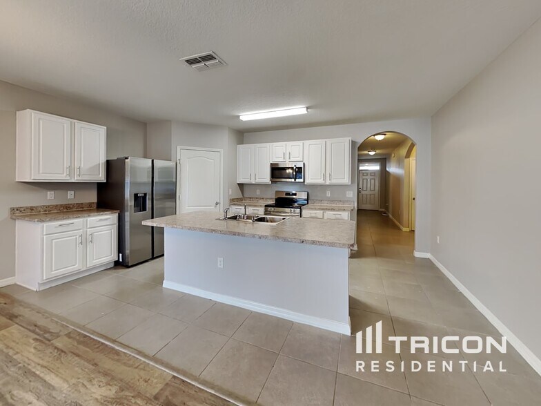 Building Photo - 6279 Red Herring Dr
