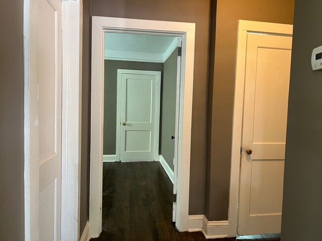 Building Photo - Freshly Updated 3/1 Duplex in Spartanburg