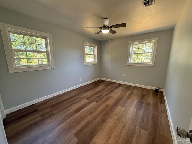 Building Photo - 808 Woodland Dr