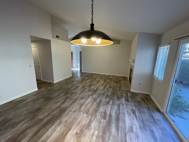 Building Photo - 3 bedroom 2 bath, Mission Ranch Neighborhood, Turnkey ready to move in.