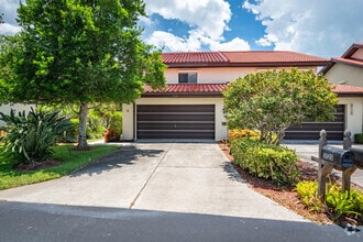 Building Photo - 3120 River Villa Way