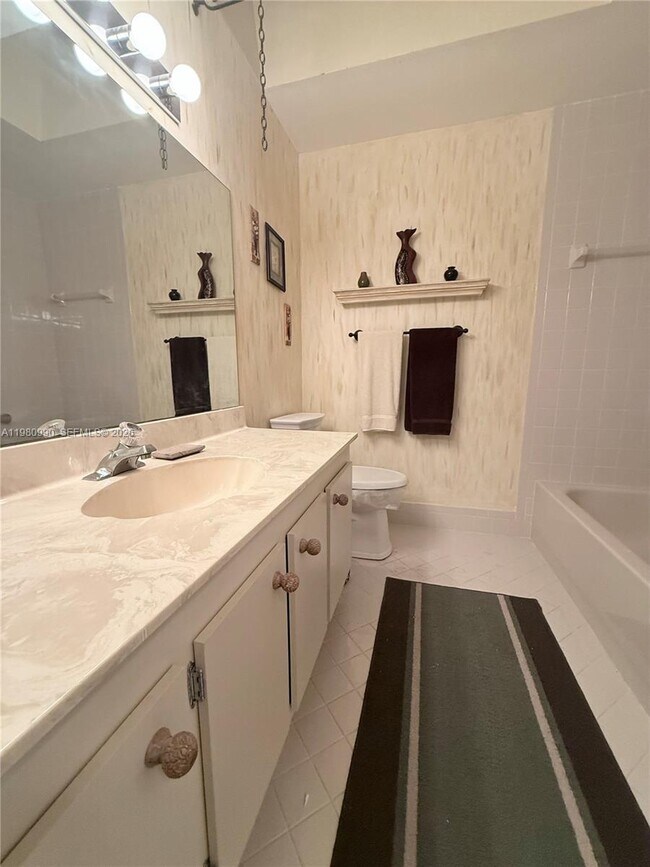 Building Photo - 3310 Perimeter Dr