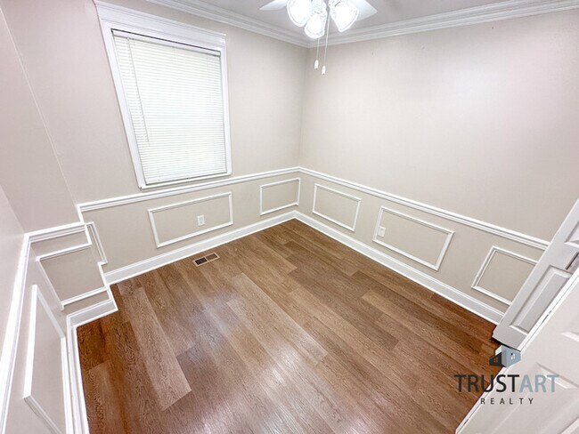 Building Photo - 3 Bedroom house with garage in North East,...
