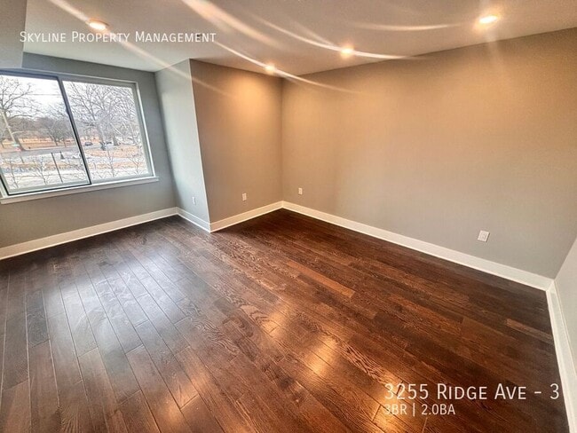 Building Photo - 3255 Ridge Ave