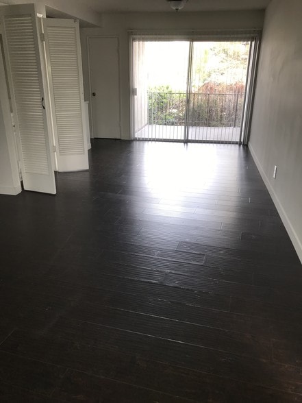 Building Photo - 20880 Ventura Blvd