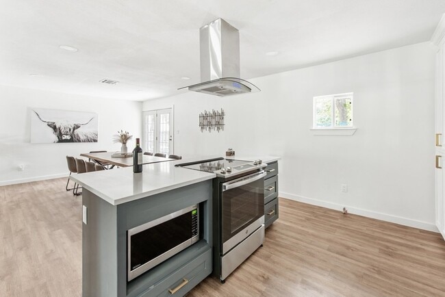 Building Photo - 4252 McComas Rd