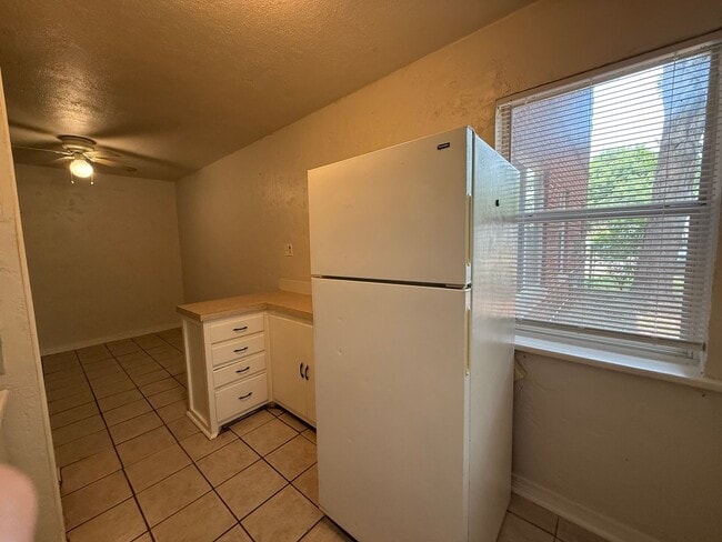Building Photo - Historic Plaza District Apartment | Walkable Location & Classic Character