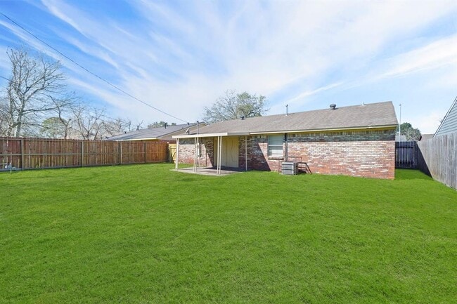 Building Photo - 4403 Trafalgar Dr