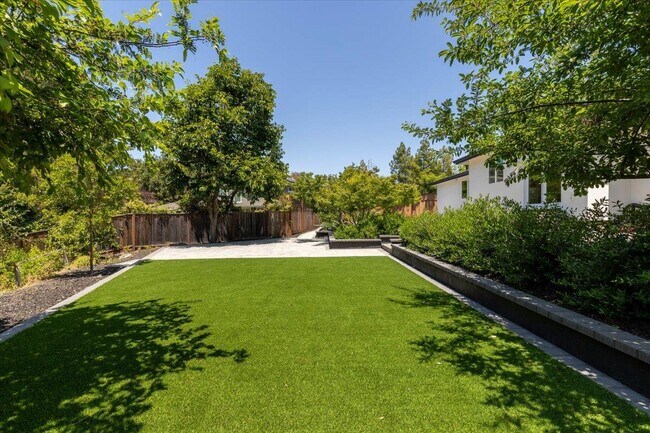 Building Photo - 1210 Larnel Pl