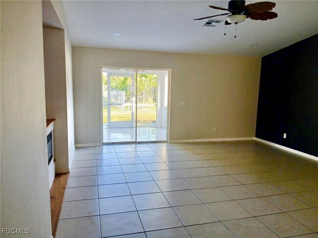 Building Photo - 3307 Surfside Blvd