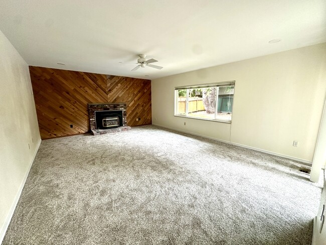 Building Photo - 15532 SE 175th Ct