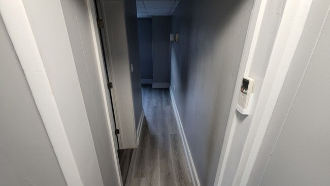 Building Photo - 3 bedroom 1 bathroom