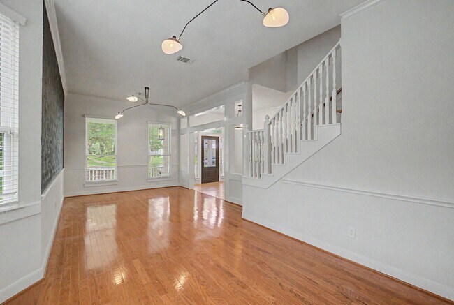 Building Photo - 158 Lattice Gate St