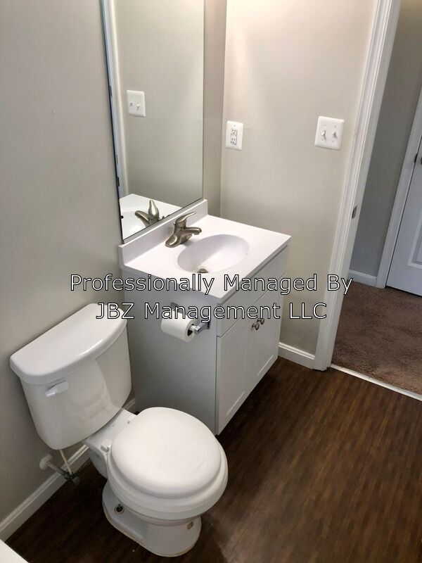 Building Photo - 1625 Ingleside Ave