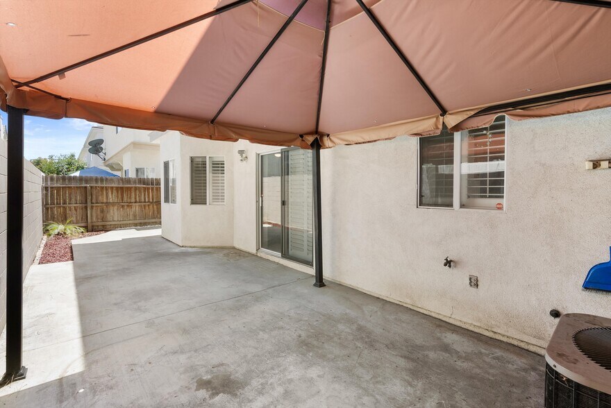 Building Photo - 15804 Crest Ln