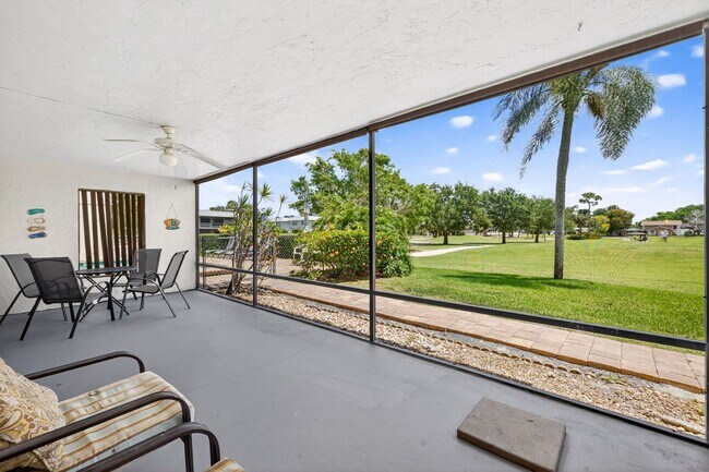 Building Photo - Furnished or unfurnished 2 bedroom Condo Overlooking Golf Course