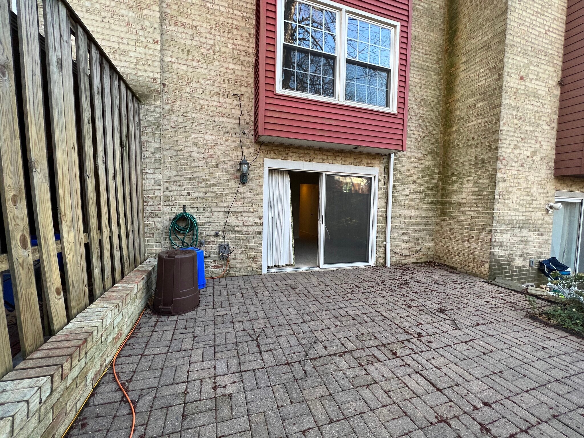 Patio 1/2 - 2105 Bucknell Ter