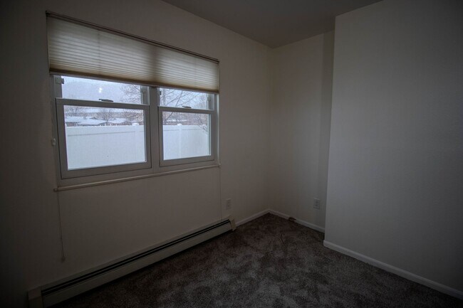 Building Photo - 609 Cobblestone Ct