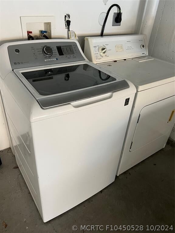 Building Photo - 2841 NE 185th St