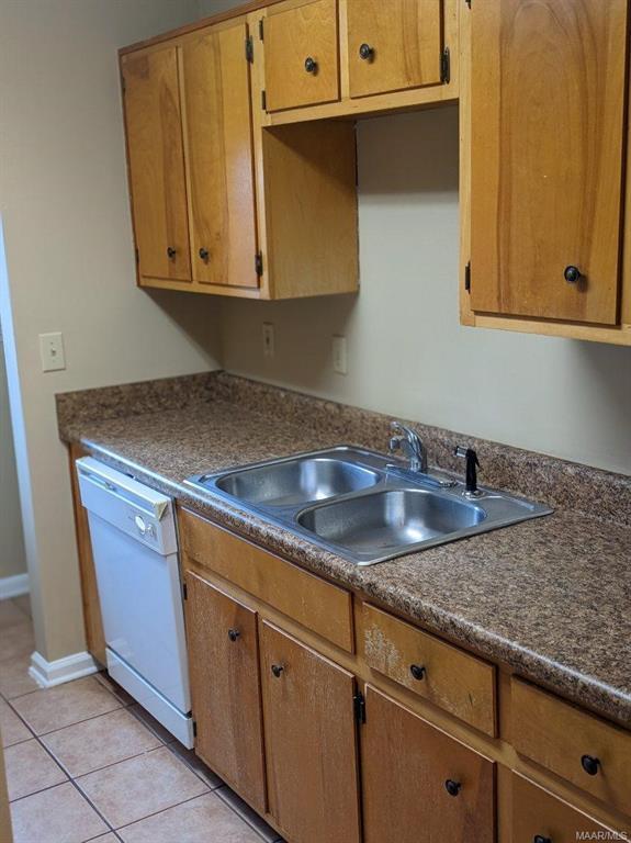 Building Photo - 3312 Royal Creek Rd