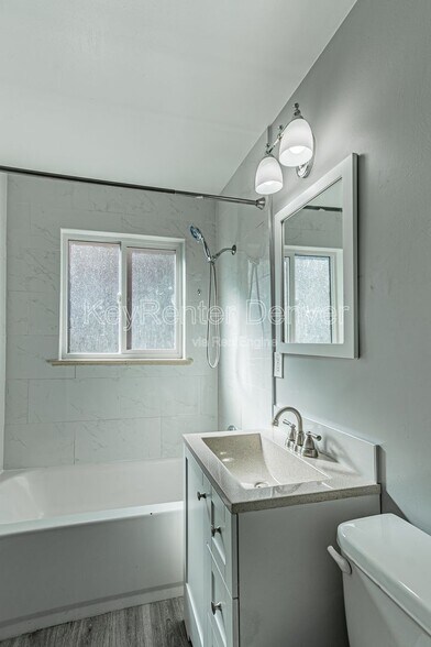 Building Photo - 1570 Trenton St