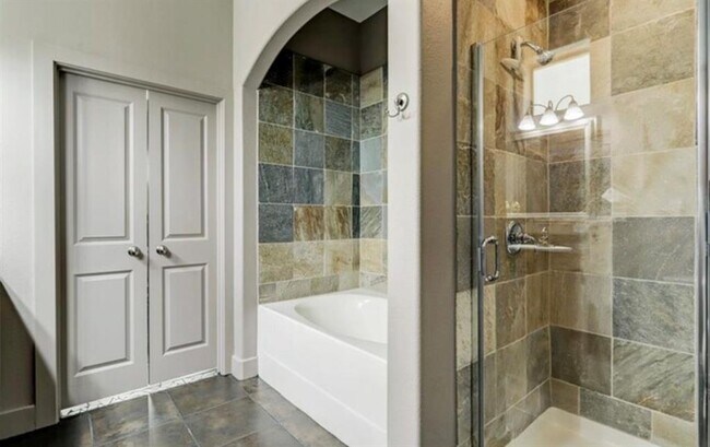 Building Photo - 1901 Post Oak Blvd