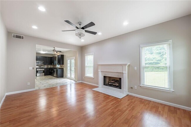 Building Photo - 315 Foe Creek Dr