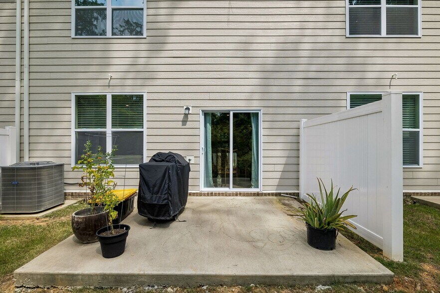 Building Photo - 3019 Seguaro Ln