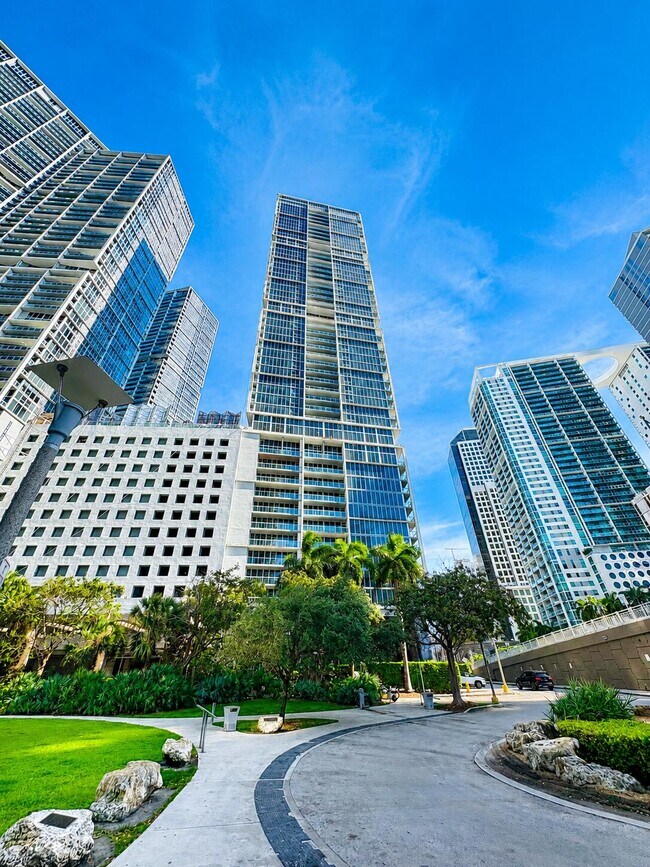 Building Photo - 465 Brickell Ave