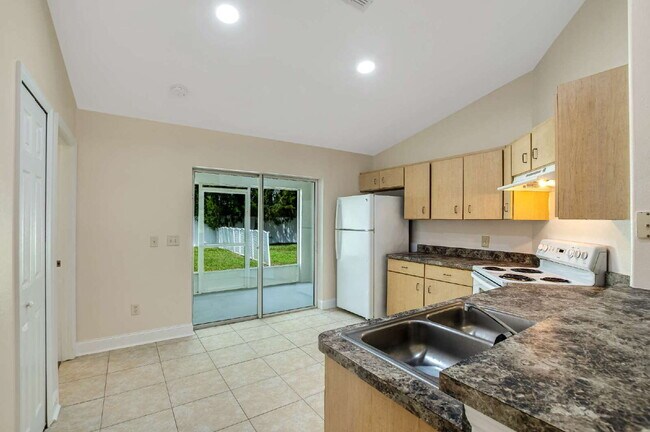 Building Photo - 51 Wellwood Ln