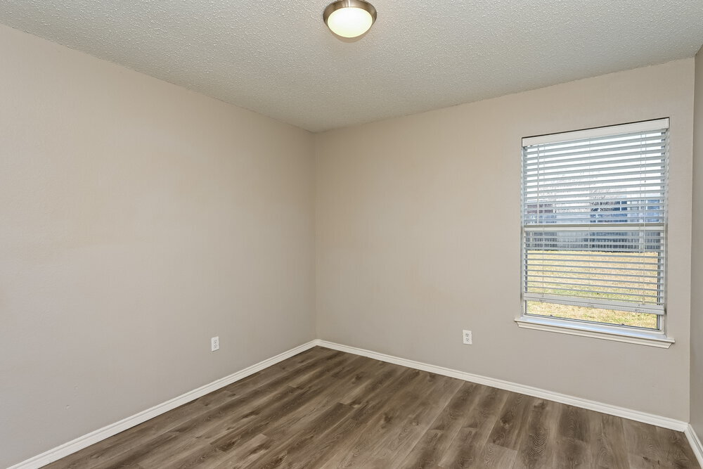 Building Photo - 8128 Twin Oaks Trail