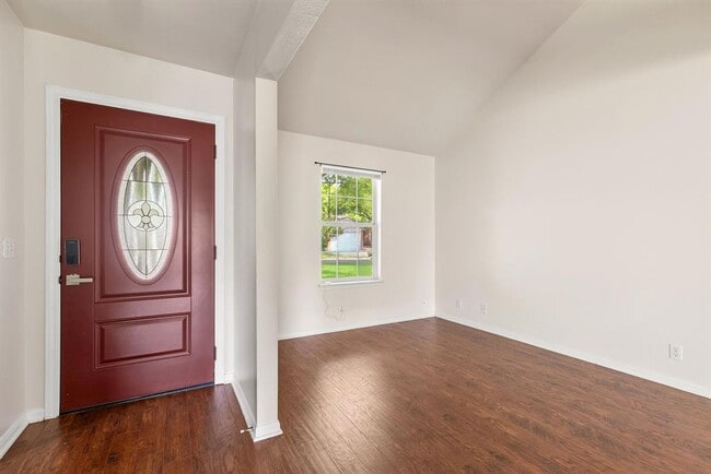 Building Photo - 106 Wisteria Dr