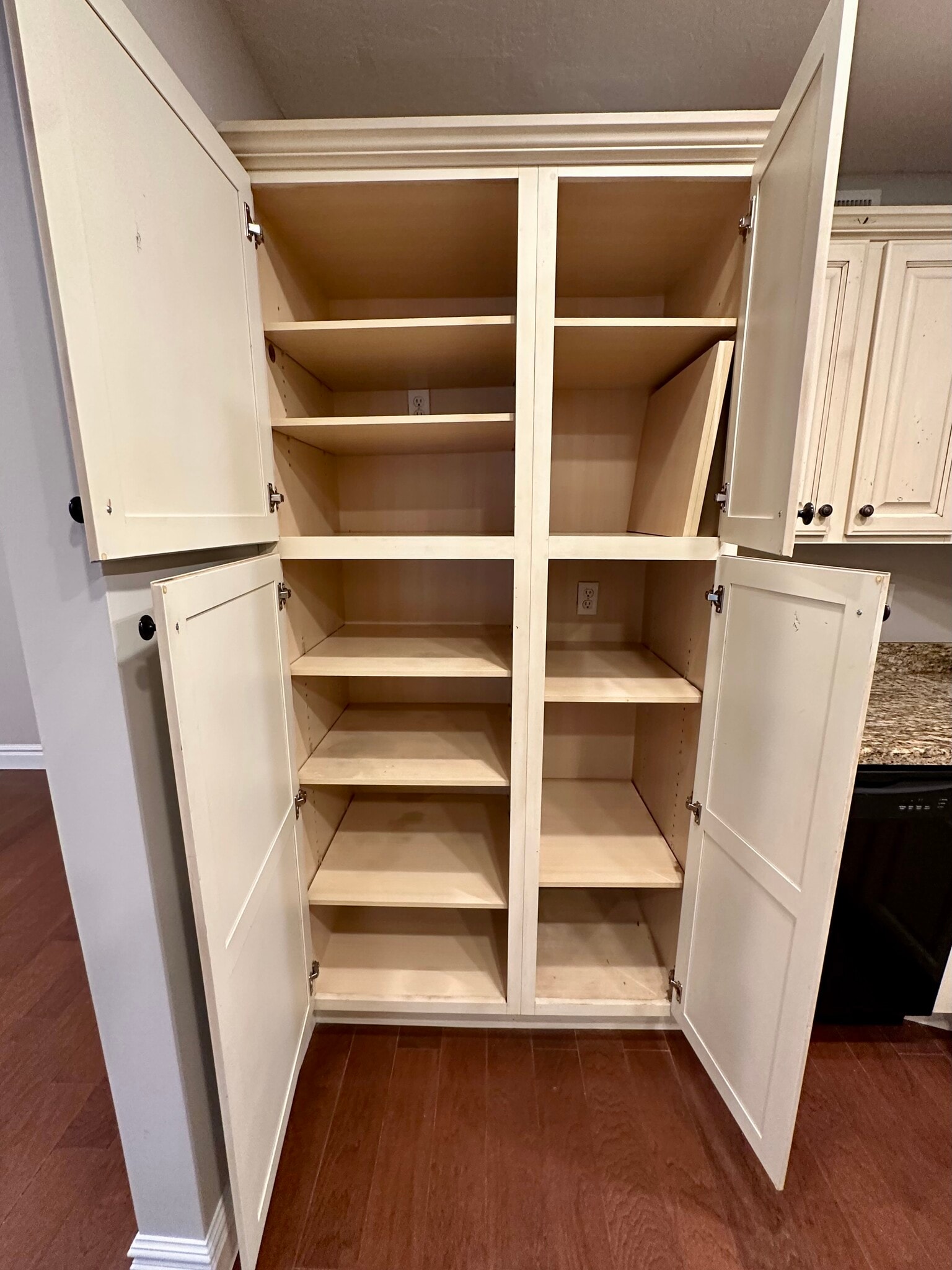 Kitchen - deep wood cupboards - 73 F St E