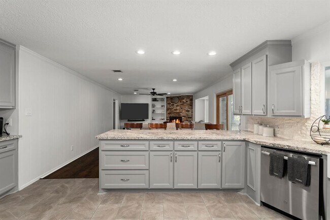 Building Photo - 11433 Ash Creek Dr