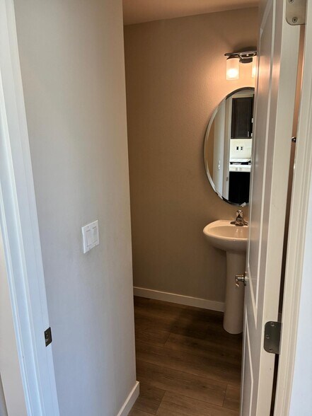 Building Photo - 19310 36th Ave SE