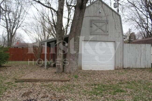 Building Photo - 9440 Port Royal Dr