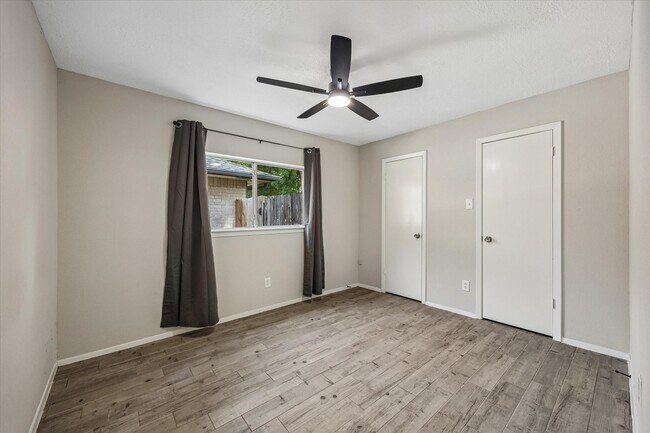 Building Photo - 16723 Colony Bend Dr